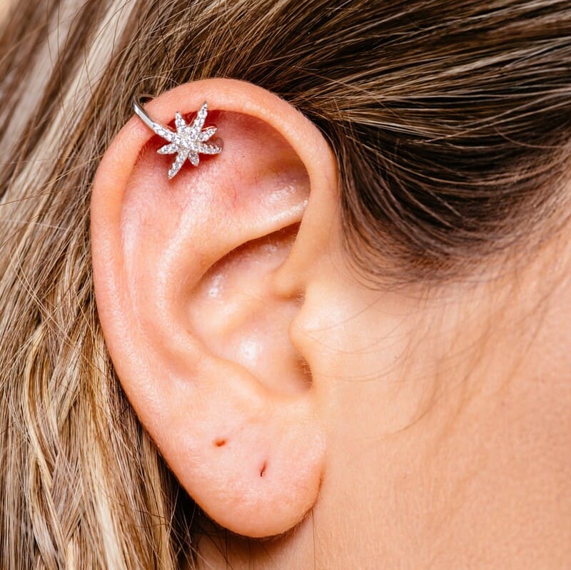 עגיל הליקס כוכב ללא חור