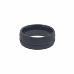 טבעת עם אבנים שחורות