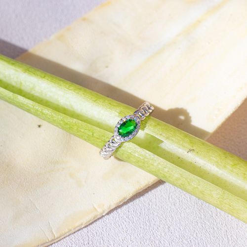 טבעת כסף עם אבן ירוקה