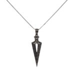 שרשרת חץ מושחר