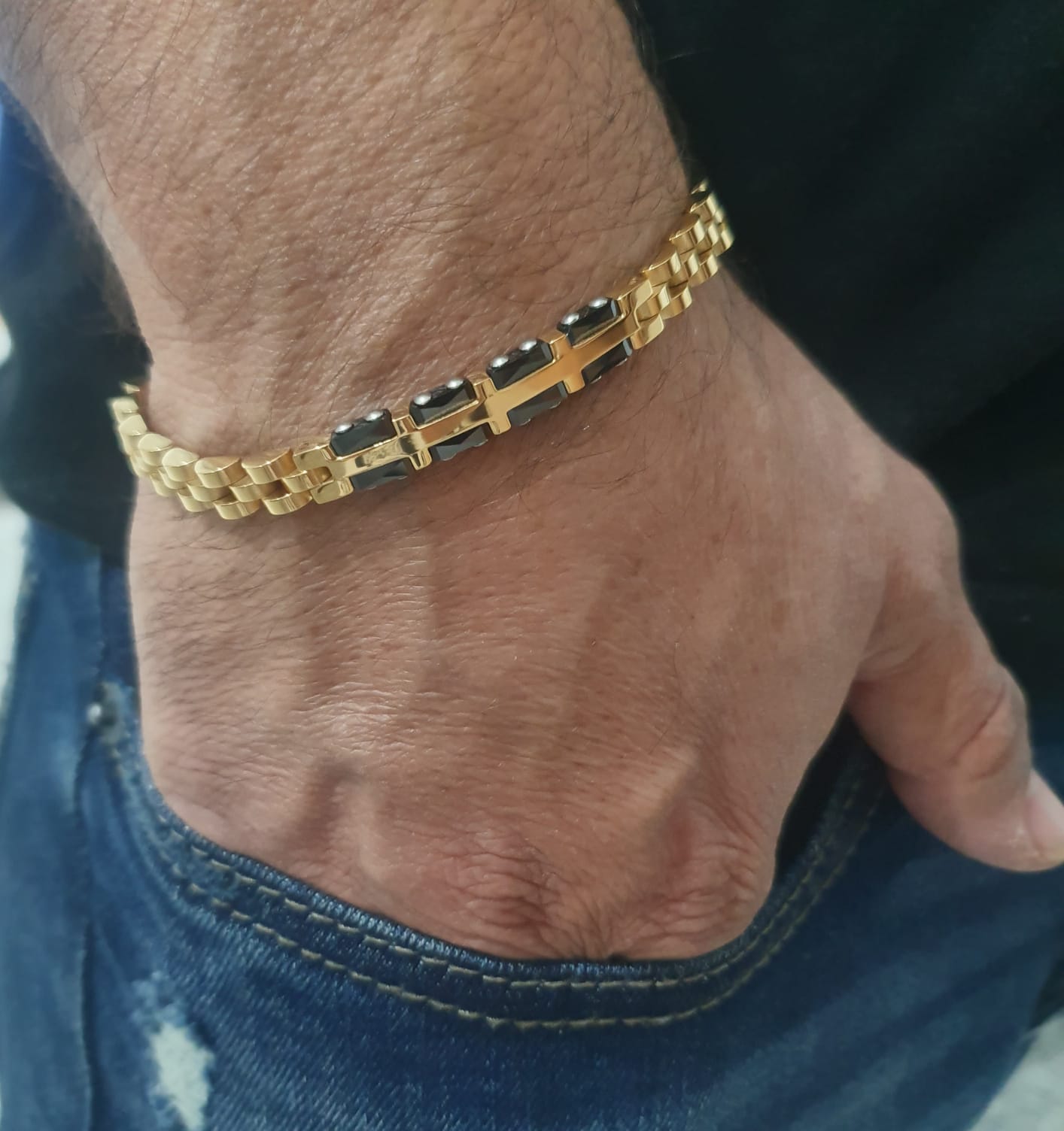 צמיד אדי זהב ושחור