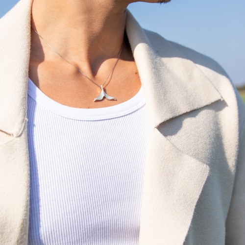 שרשרת כסף לגבר סנפיר משובץ