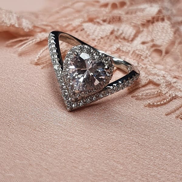 טבעת וי עם לב 3