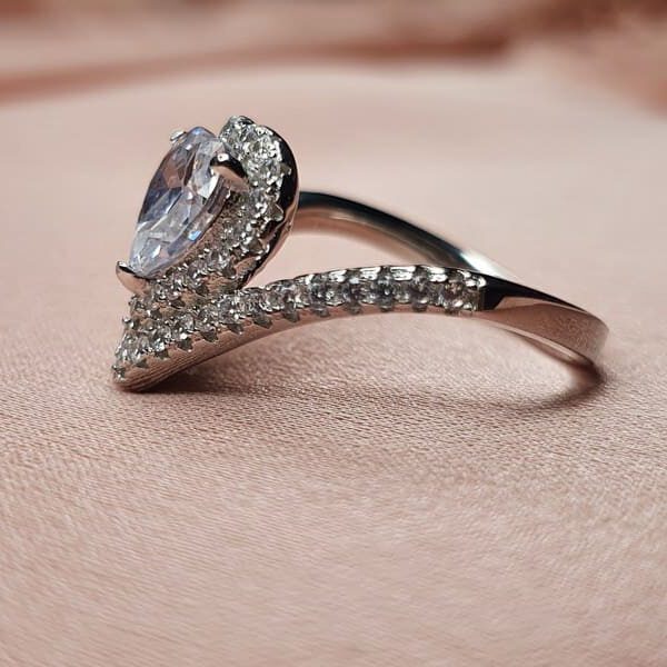 טבעת וי עם לב 4 E1626187155227