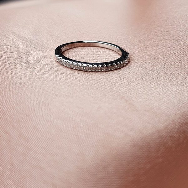 טבעת פס שורה אחת 4 Rotated