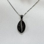 שרשרת צדף שחור E1661250723340