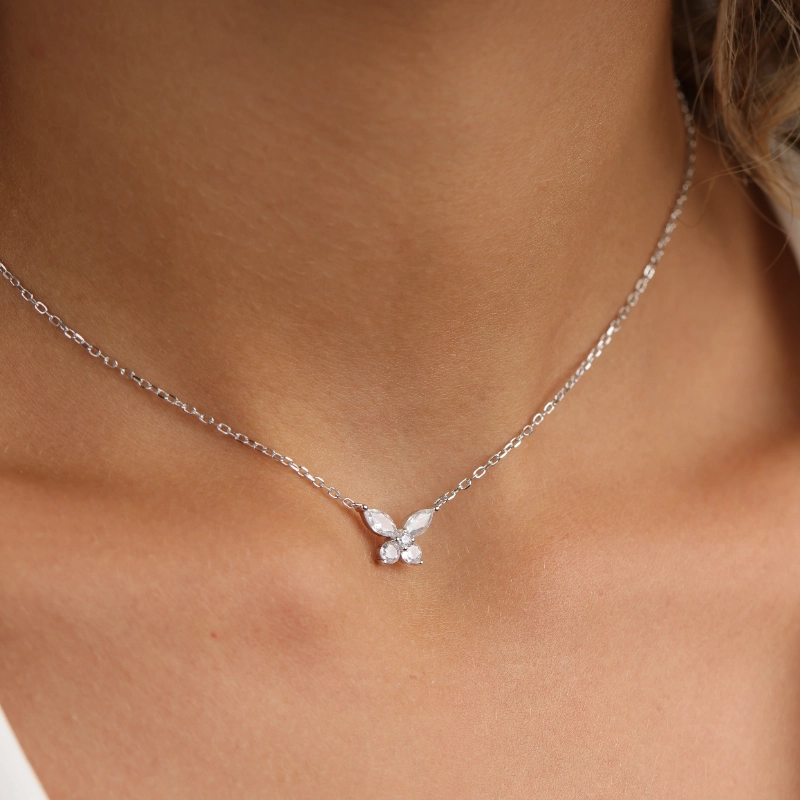 1046 1silver Necklaces