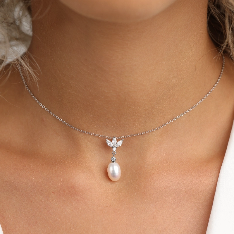 1122 1(2)silver Necklaces