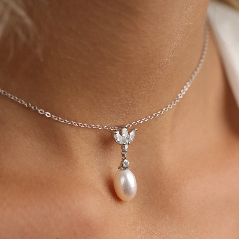 1122 1silver Necklaces
