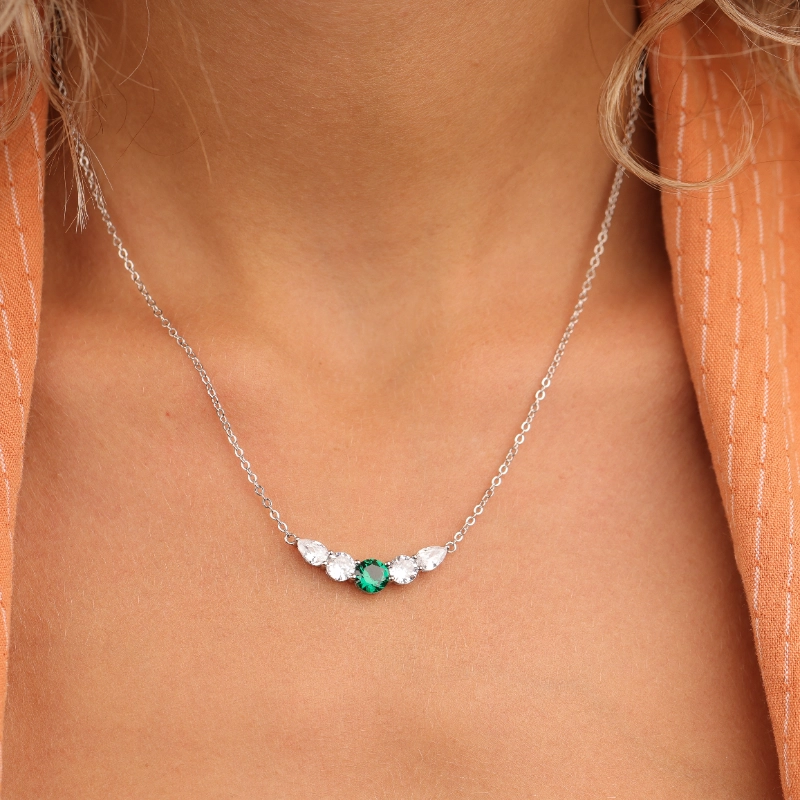 1081 3(2)silver Necklaces